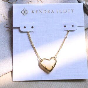 Kendra Scott Ari Heart Gold Necklace Ivory Mother-of-Pearl